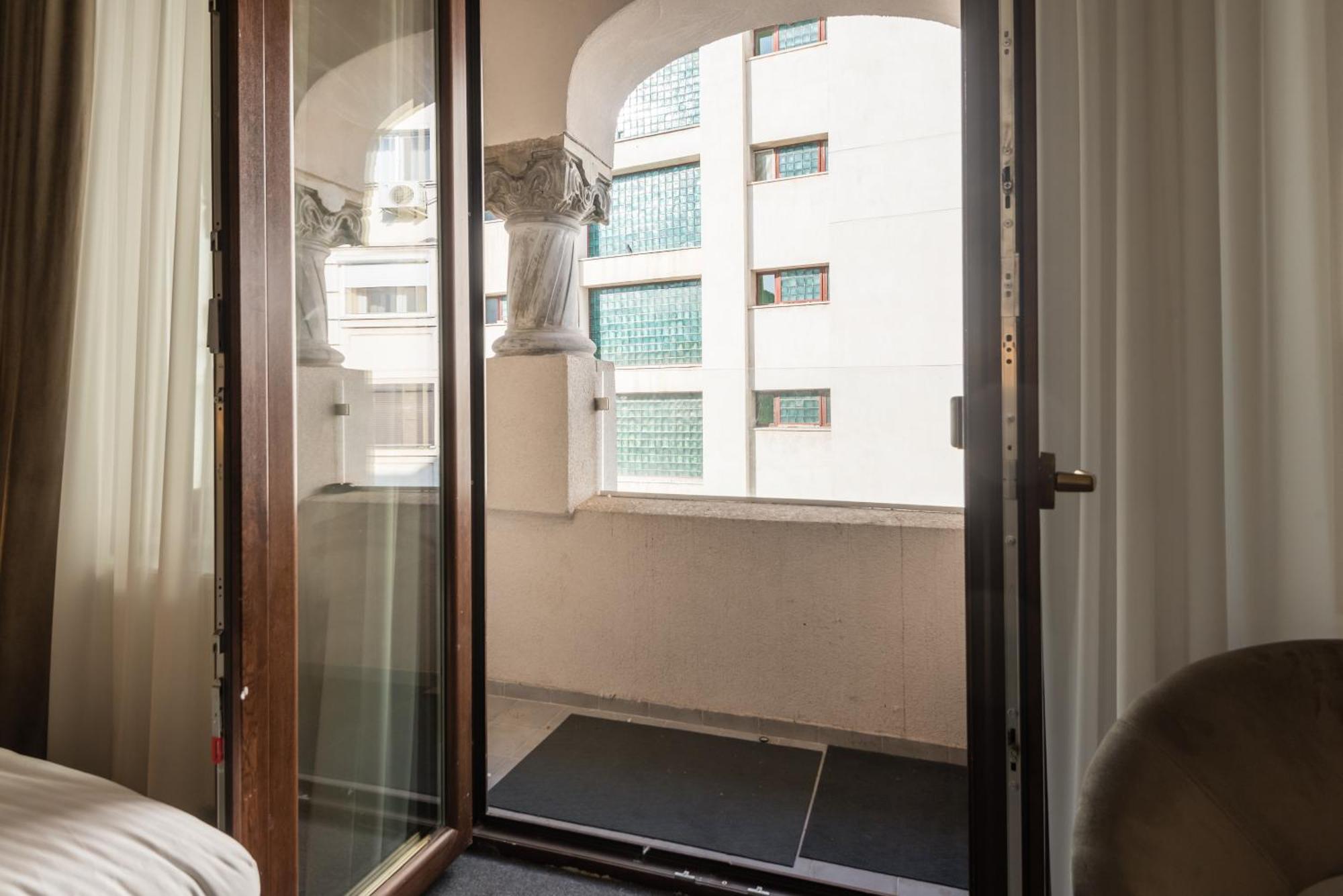 Highline Downtown Aparthotel Oldtown Unirii Square Bucharest Exterior photo
